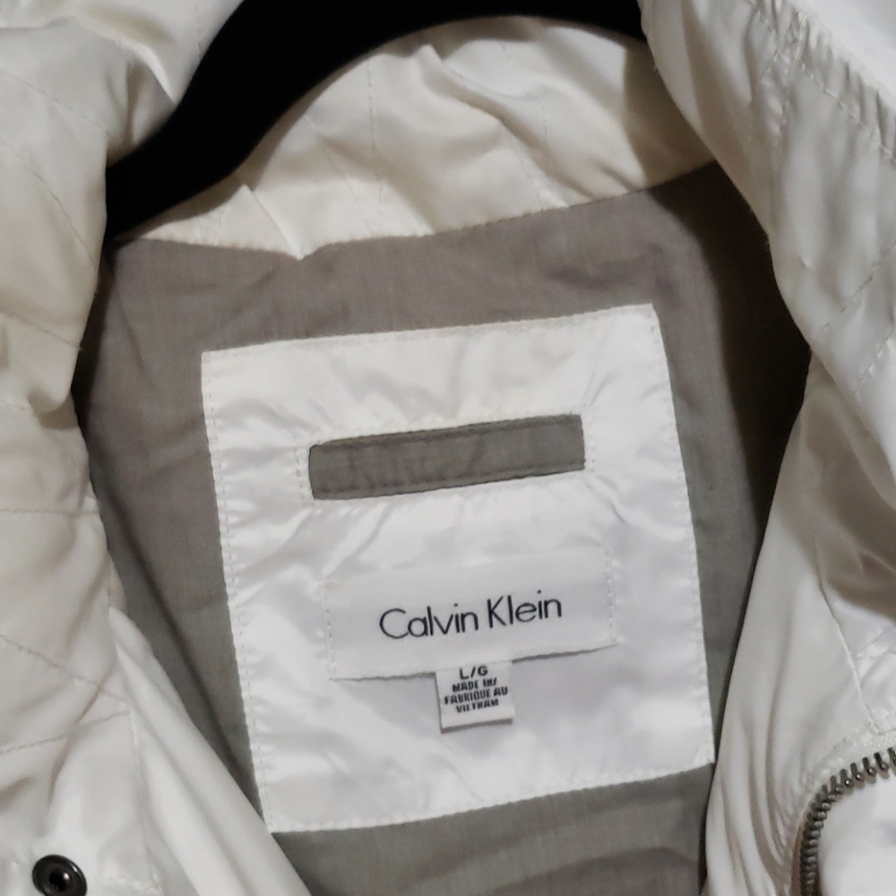 Vest - Picture 2 of 4
